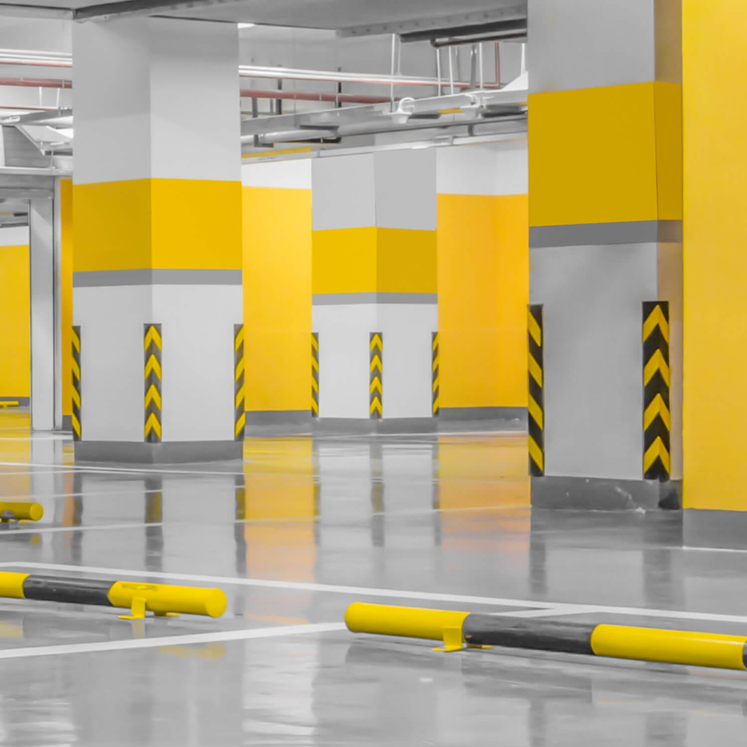 malowanie linii w magazynie