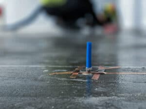 posadzki żywiczne na hali